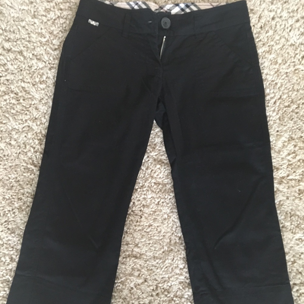 Burberry capris pents
